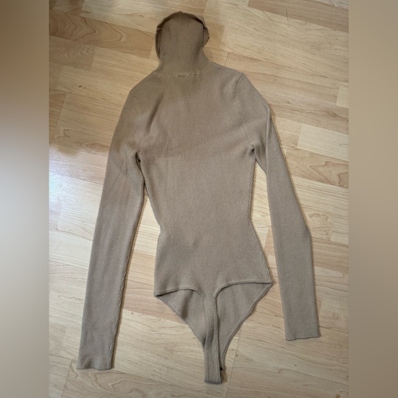 Abercrombie & Fitch bodysuit sweater - Picture 6 of 6